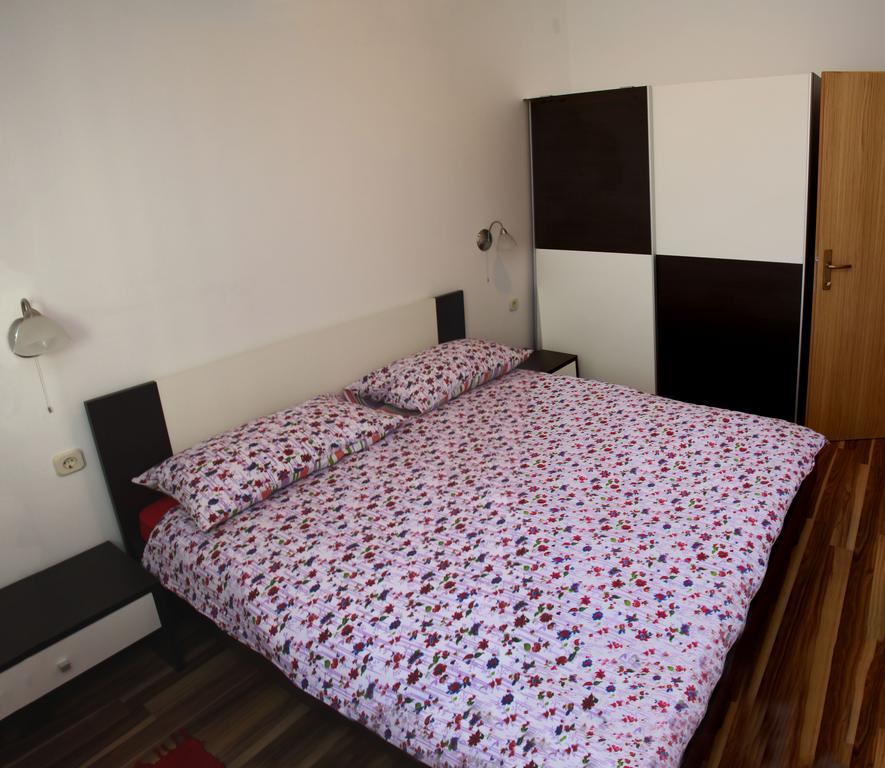 Apartment Drenovica Πούλα Δωμάτιο φωτογραφία