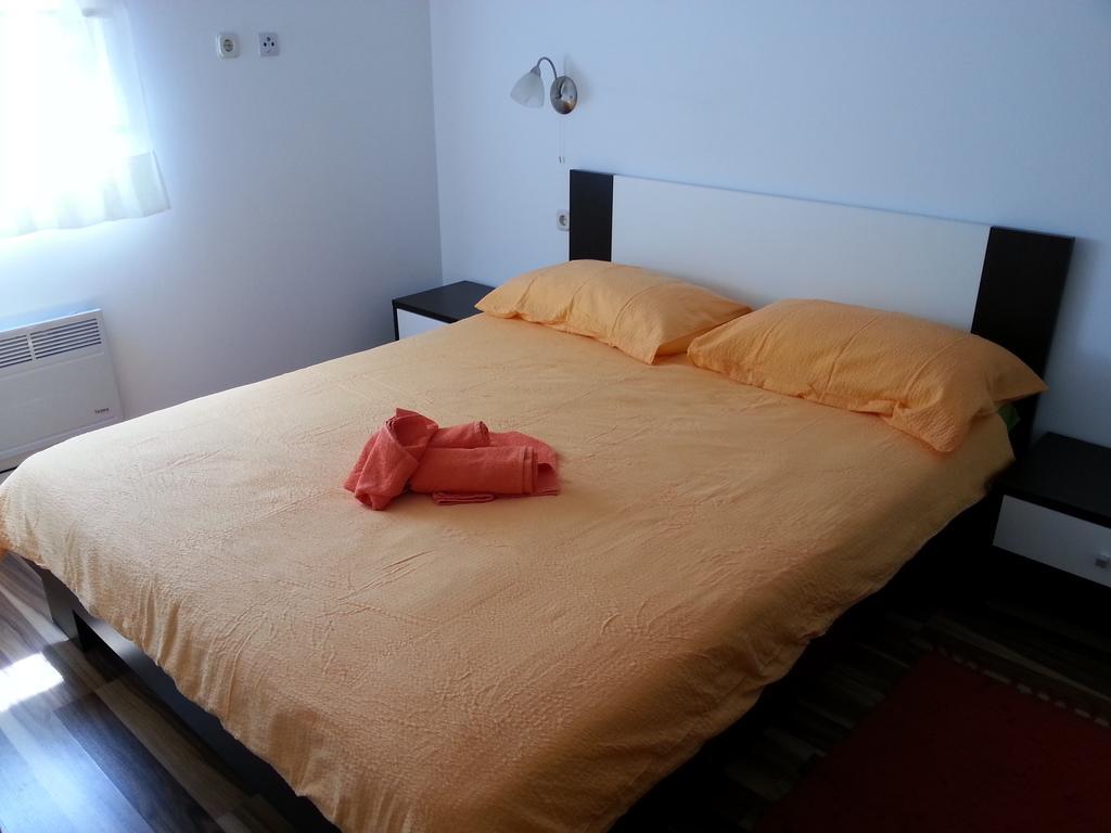 Apartment Drenovica Πούλα Δωμάτιο φωτογραφία
