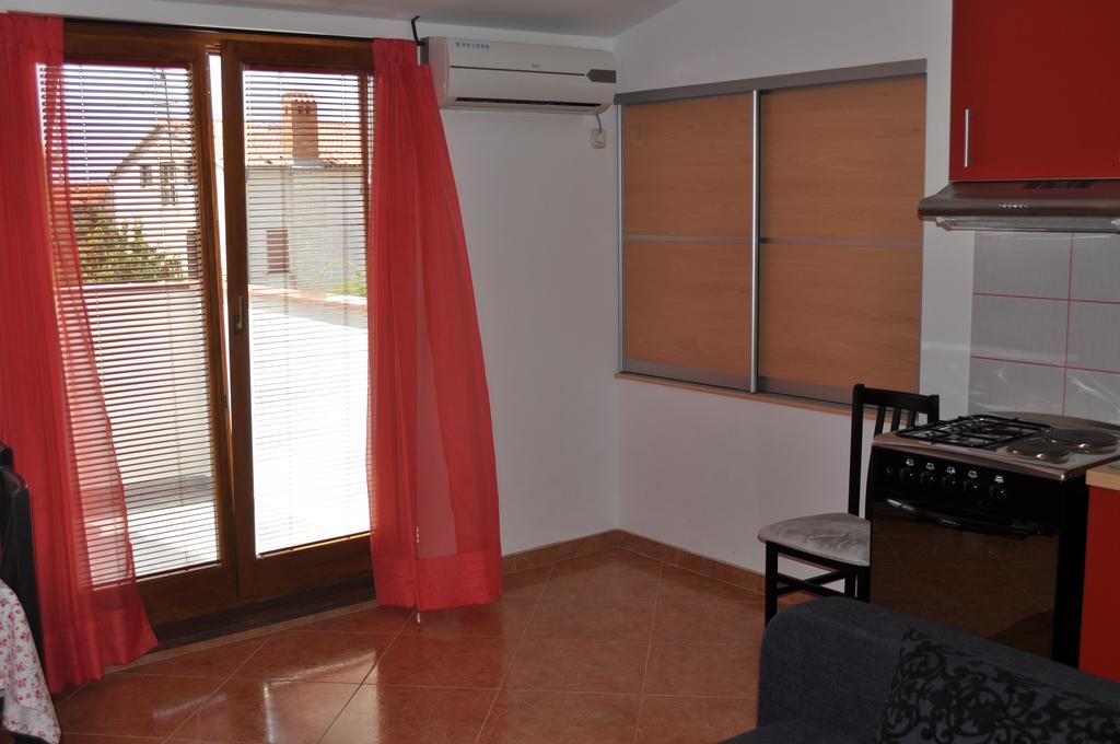 Apartment Drenovica Πούλα Δωμάτιο φωτογραφία