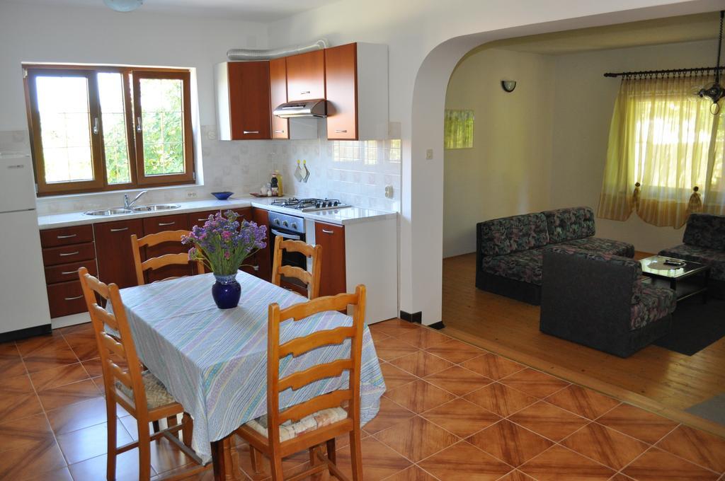 Apartment Drenovica Πούλα Δωμάτιο φωτογραφία