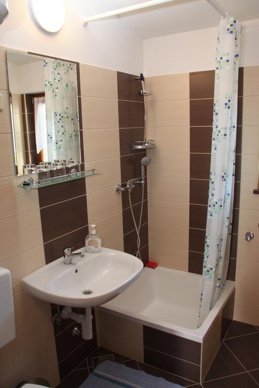 Apartment Drenovica Πούλα Δωμάτιο φωτογραφία