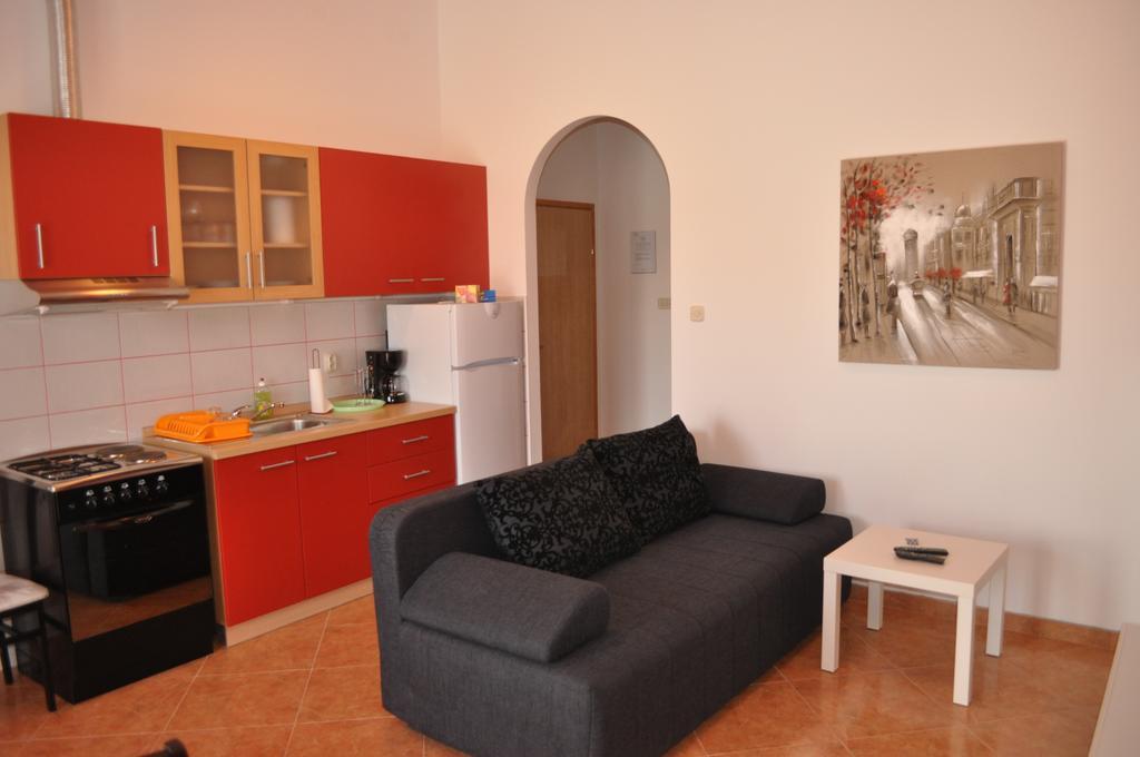 Apartment Drenovica Πούλα Δωμάτιο φωτογραφία