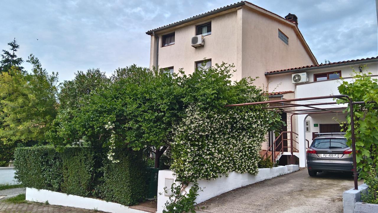 Apartment Drenovica Πούλα Εξωτερικό φωτογραφία